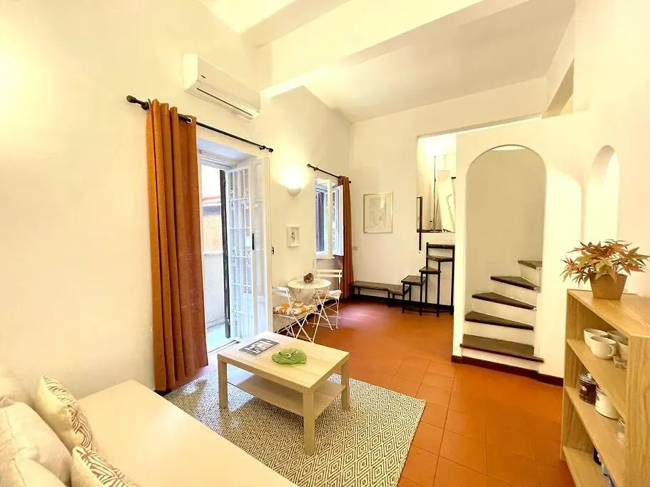 Cozy Apartment In Trastevere Roma